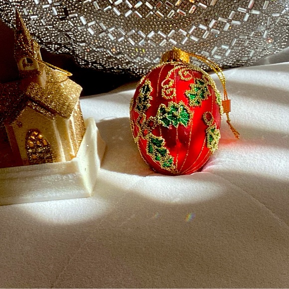 Beautiful neiman Marcus ornate ornaments. The round red is embellished. - Picture 1 of 5